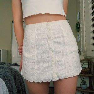 Forever 21 white flower lace skirt with pockets